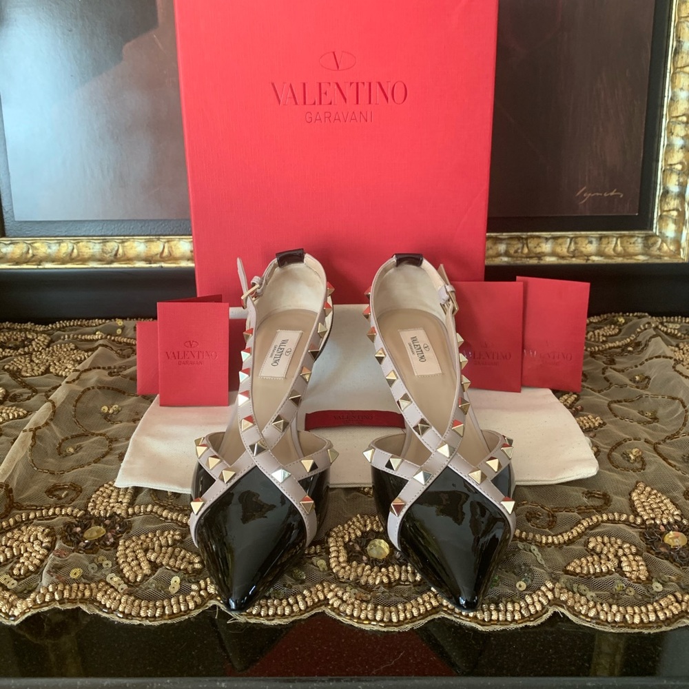 SOLD***Valentino Garavani Rockstud pumps$895 - Picture 2 of 8